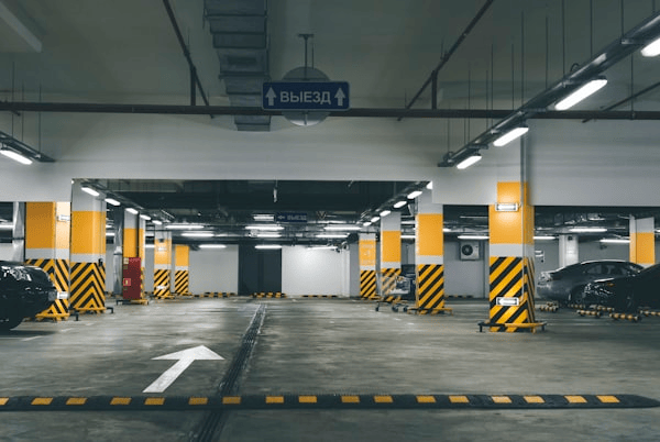 Apply for finance – car key on dashboard